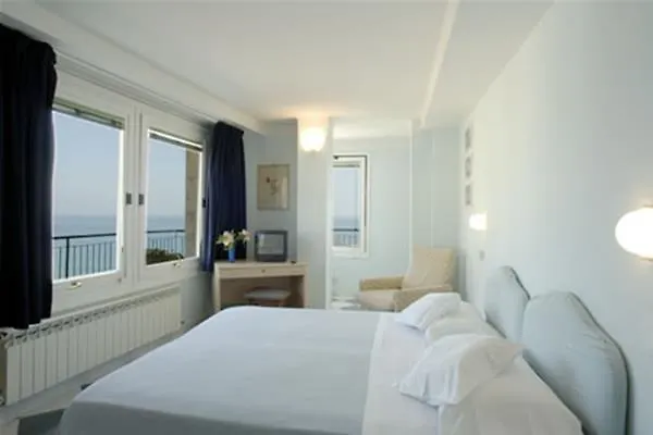 Flora 3* Alassio