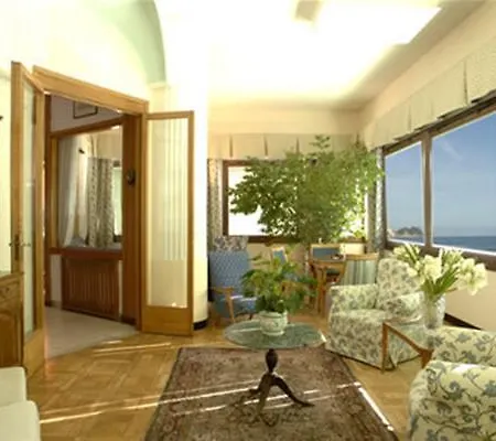 Flora מלון אלסיו